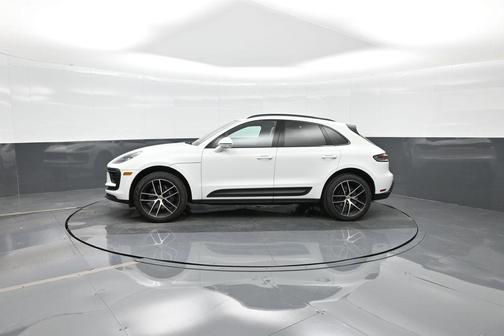 2025 Porsche Macan T