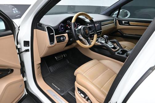 White 2021 Porsche Cayenne S