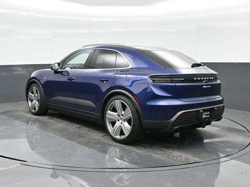 2025 Porsche Macan 4