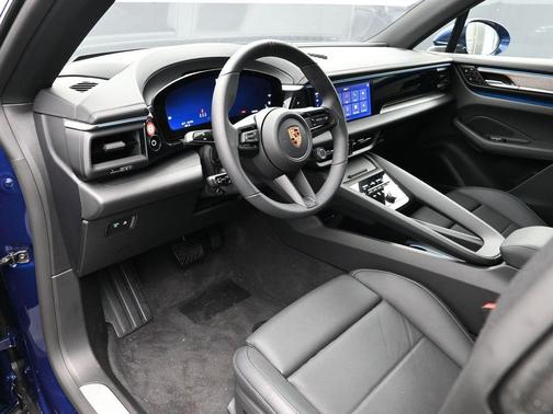 2025 Porsche Macan 4