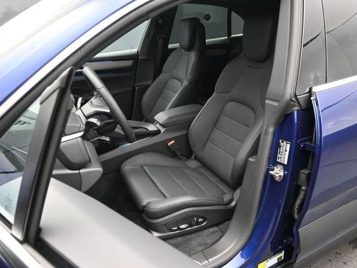 2025 Porsche Macan 4