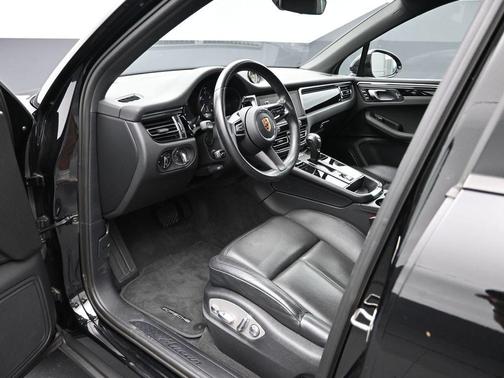 2023 Porsche Macan