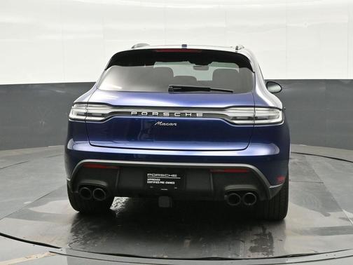 Gentian Blue Metallic 2026 Porsche Macan Base