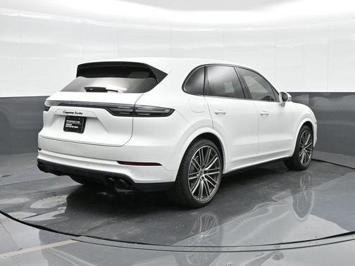 2022 Porsche Cayenne Turbo