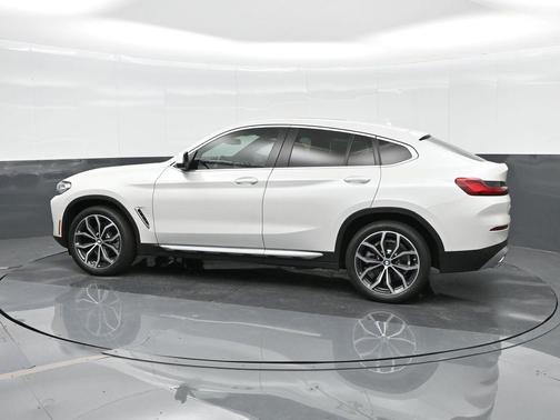 2022 BMW X4 xDrive30i