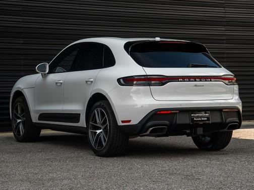 2025 Porsche Macan Base