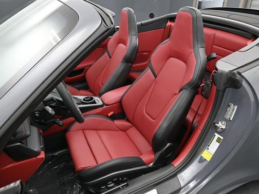 2025 Porsche 911 Carrera S