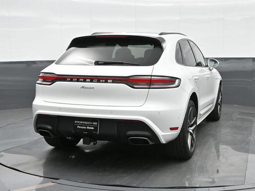 2025 Porsche Macan T
