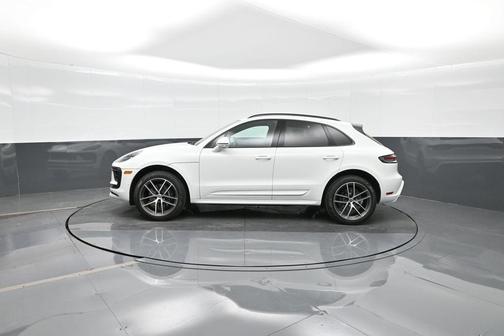 2025 Porsche Macan T