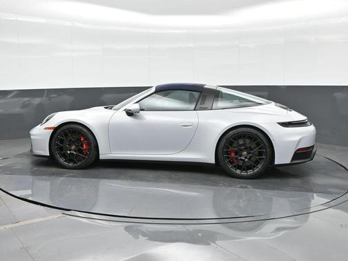 2025 Porsche 911 Targa 4 GTS