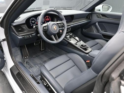 2025 Porsche 911 Targa 4 GTS