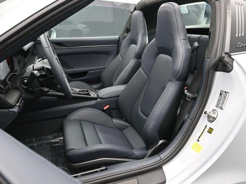 2025 Porsche 911 Targa 4 GTS