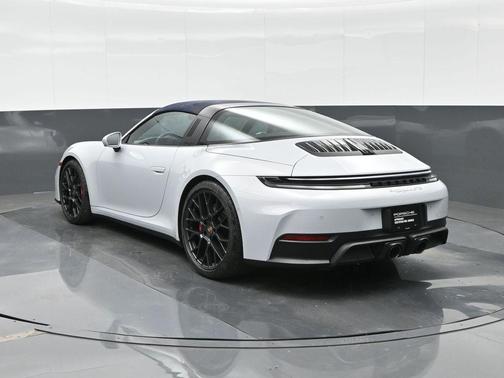 2025 Porsche 911 Targa 4 GTS