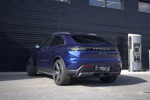 2025 Porsche Macan 4S