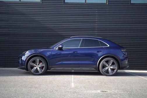 2025 Porsche Macan 4S