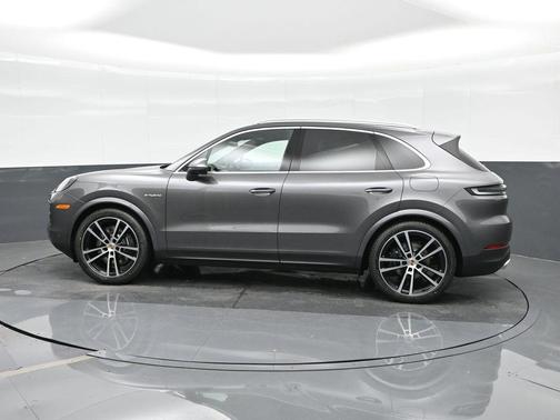 2026 Porsche Cayenne AWD