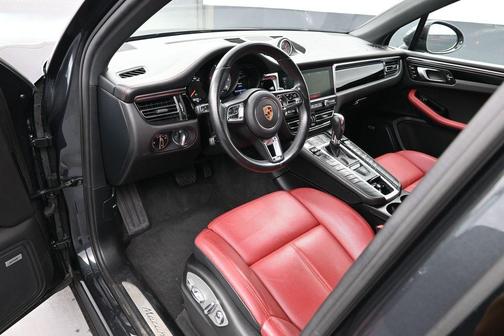 Volcano Grey Metallic 2019 Porsche Macan S
