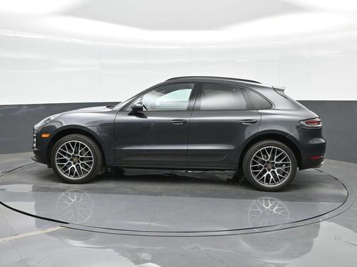 Volcano Grey Metallic 2019 Porsche Macan S