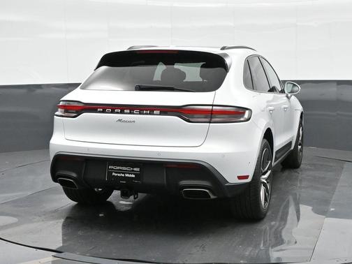 2026 Porsche Macan Base