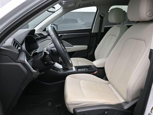 2024 Audi Q3 45 S line Premium