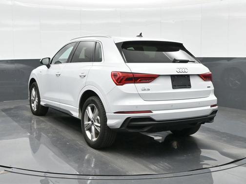 2024 Audi Q3 45 S line Premium