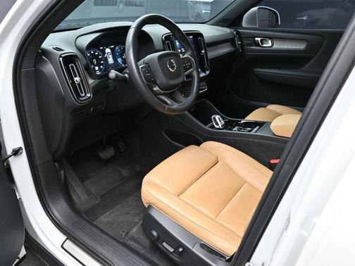 2021 Volvo XC40 T5 Inscription
