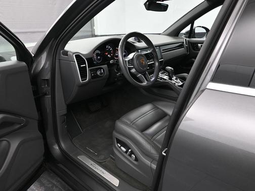 2019 Porsche Cayenne Base