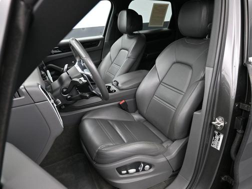 2019 Porsche Cayenne Base