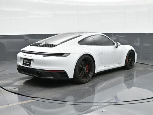 2022 Porsche 911 Carrera GTS