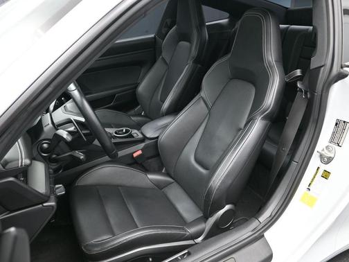 2022 Porsche 911 Carrera GTS