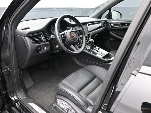 2024 Porsche Macan S