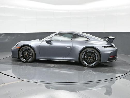 2025 Porsche 911 Carrera