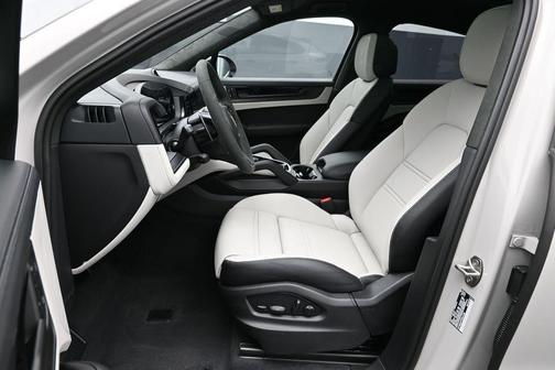 Chalk 2026 Porsche Cayenne GTS