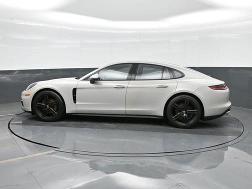 2018 Porsche Panamera 4