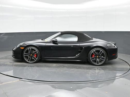 2025 Porsche 718 Boxster GTS 4.0