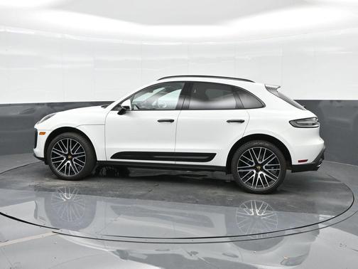 2025 Porsche Macan T