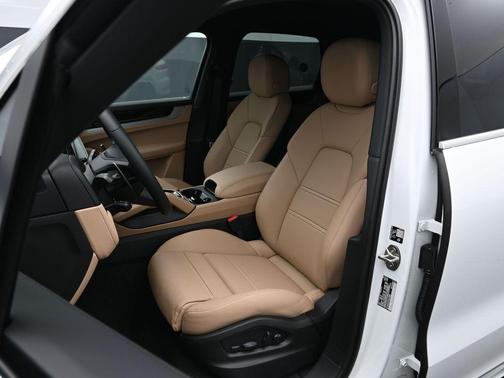 2026 Porsche Cayenne AWD