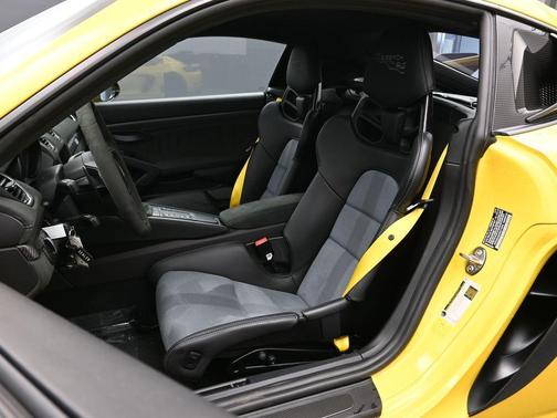 2024 Porsche 718 Cayman GT4 RS