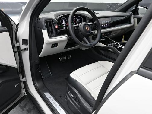 2026 Porsche Cayenne S