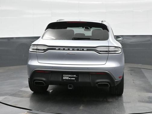 Dolomite Silver Metallic 2023 Porsche Macan