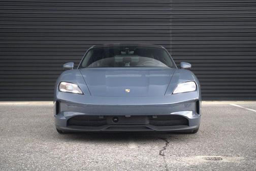 2025 Porsche Taycan 4
