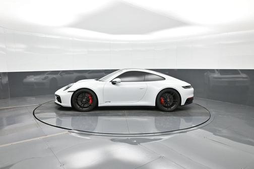 2022 Porsche 911 Carrera GTS
