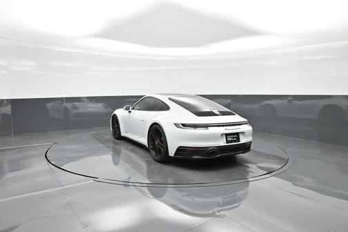 2022 Porsche 911 Carrera GTS