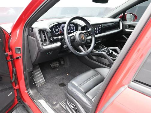 2024 Porsche Cayenne AWD