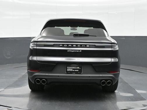 2024 Porsche Cayenne S