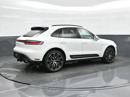 2025 Porsche Macan 