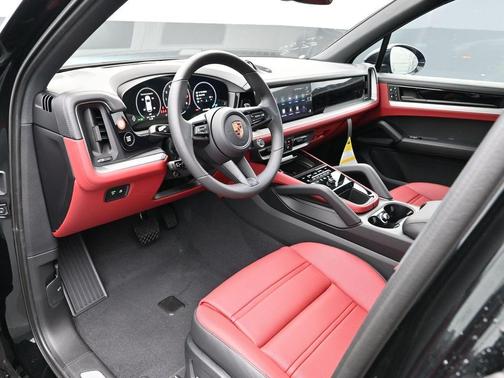 2026 Porsche Cayenne AWD