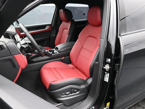 2026 Porsche Cayenne AWD