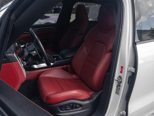 2022 Porsche Cayenne Turbo