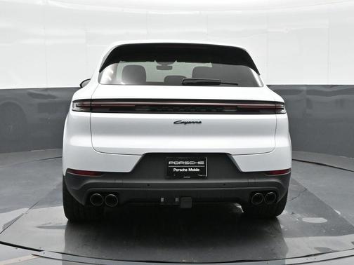 2025 Porsche Cayenne AWD